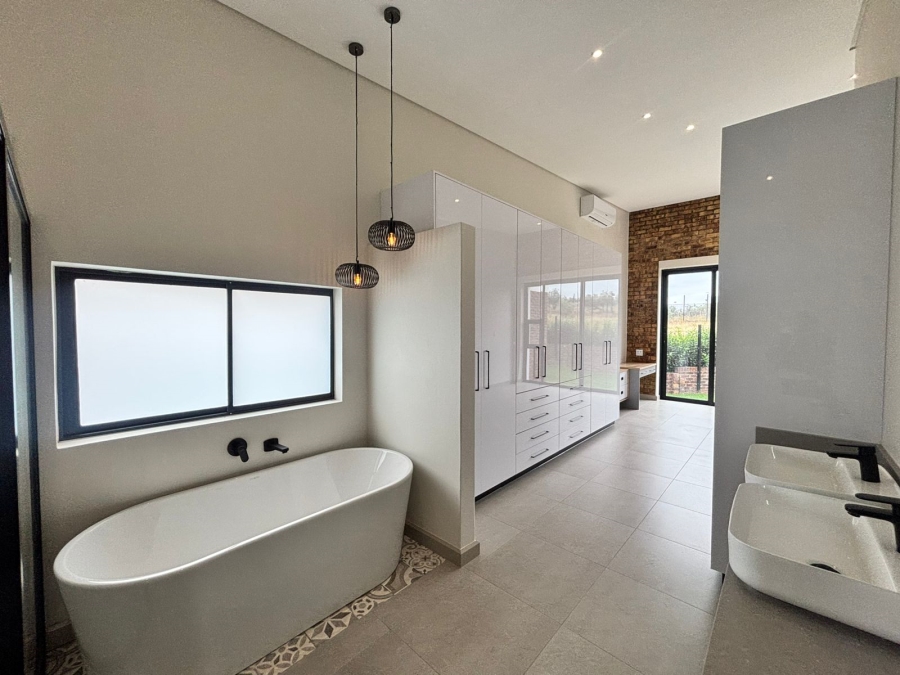 To Let 3 Bedroom Property for Rent in Helderzicht Eco Estate North West